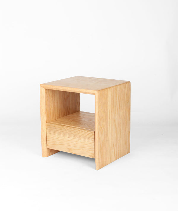 Aarni Nightstand